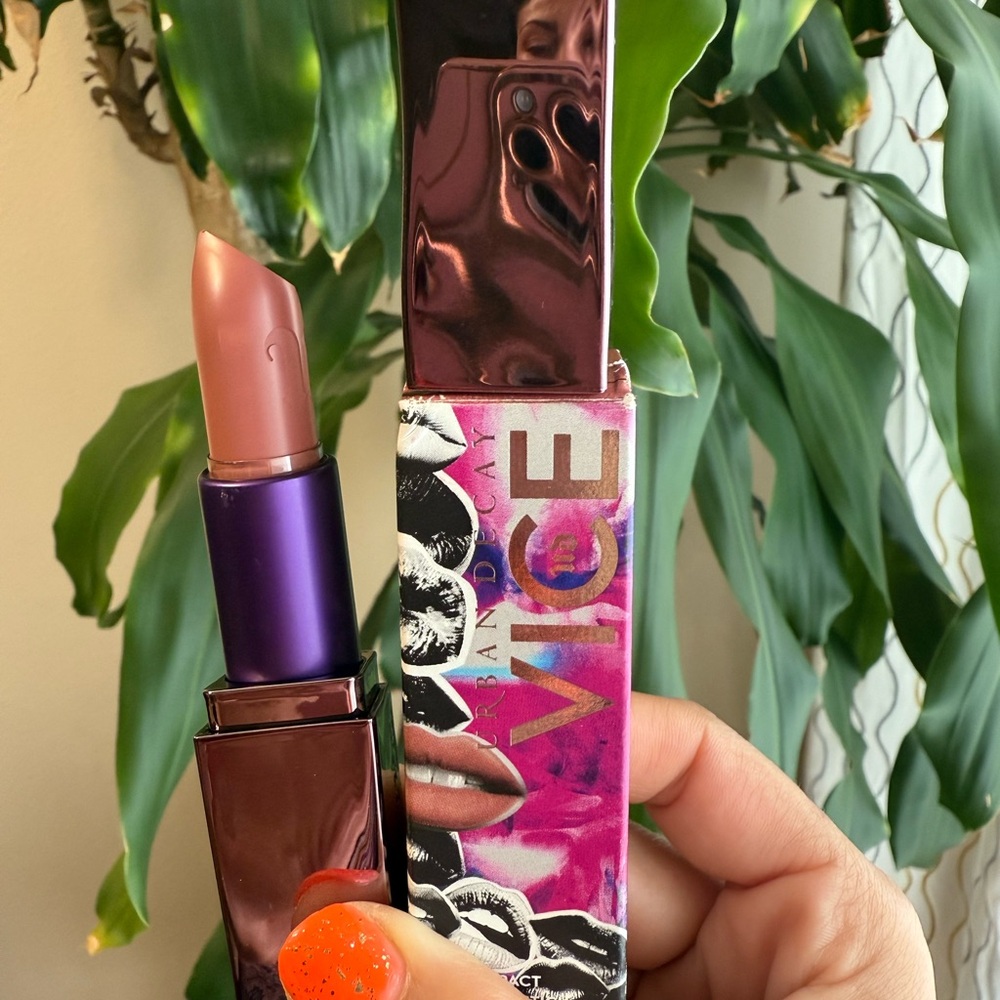 Urban Decay Vice Lipstick in Nude
